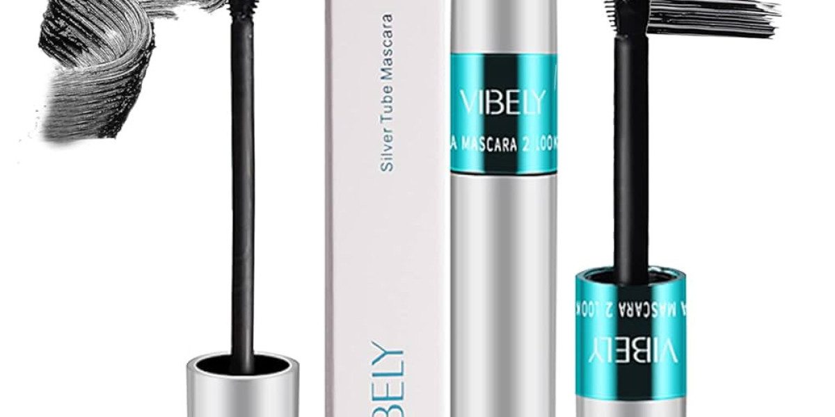 The Right Way to Make More Vibely Mascara By Doing Less